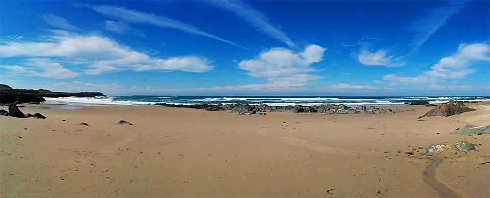 Panoramic picture of a beach in a bay