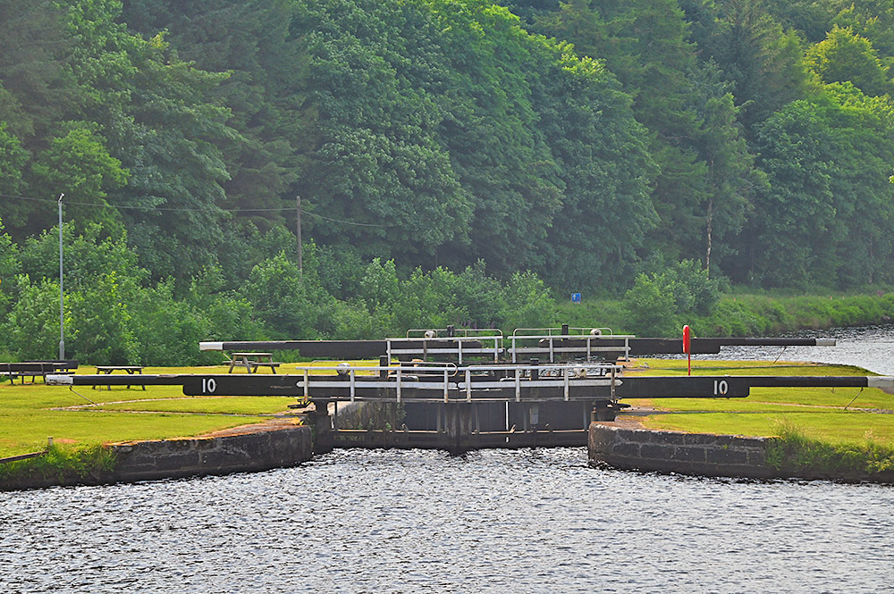 Picture of lock 10 in the Crinan Canal on a sunny June evening